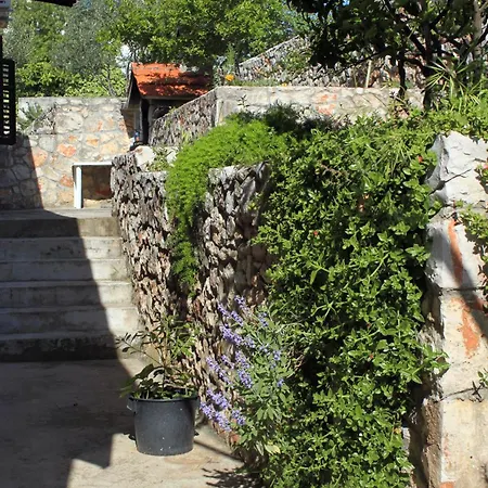 Apartment With Parking Space Jelsa, Hvar - 8698 Jelsa (Hvar)